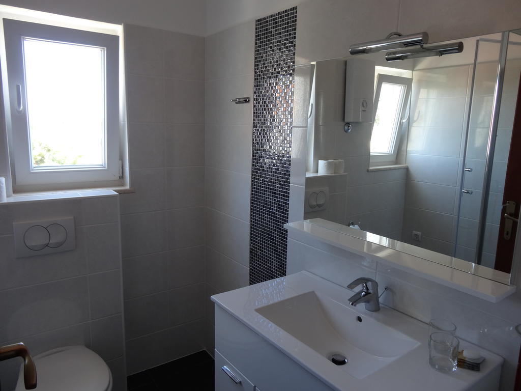 Gina Bed & Breakfast Tisno Room photo