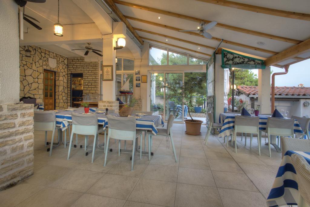 Gina Bed & Breakfast Tisno Exterior photo