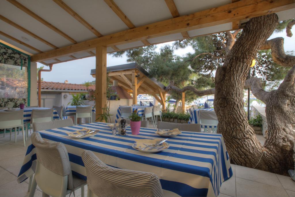 Gina Bed & Breakfast Tisno Exterior photo