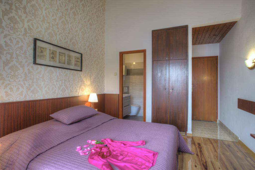 Gina Bed & Breakfast Tisno Exterior photo