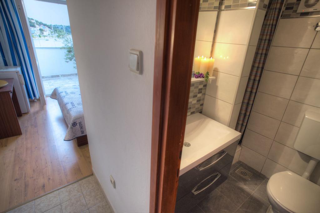 Gina Bed & Breakfast Tisno Room photo