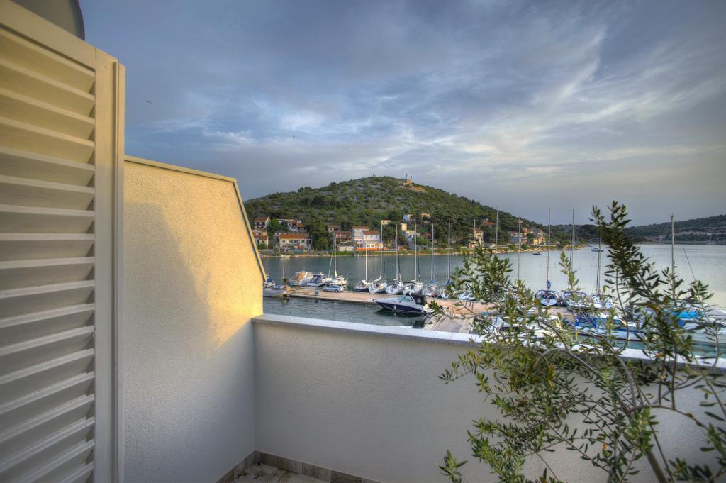 Gina Bed & Breakfast Tisno Room photo