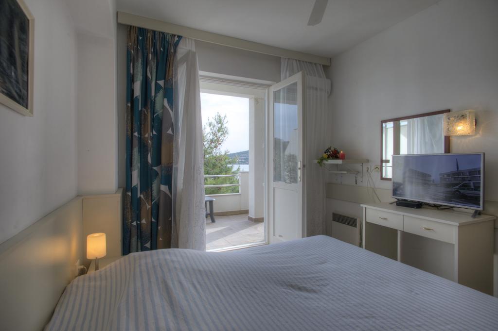 Gina Bed & Breakfast Tisno Room photo